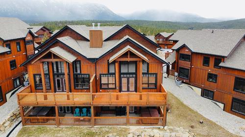 27 - 2598 Mountainview Crescent, Invermere, BC - Outdoor With Facade