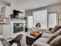 931 Ch. des Éperviers  Piedmont, QC J0R 1R3