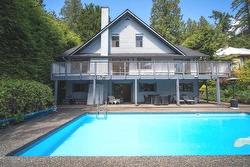 4702 WILLOW PLACE  West Vancouver, BC V7W 1C5