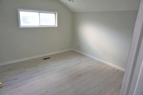 4950 Burns Avenue, Canal Flats, BC - Indoor Photo Showing Other Room