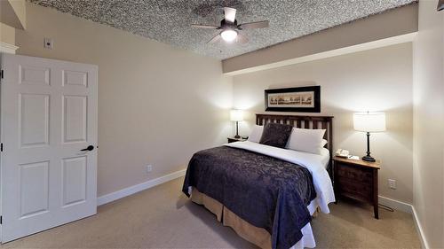 415 O2 - 400 Bighorn Boulevard, Radium Hot Springs, BC - Indoor Photo Showing Bedroom