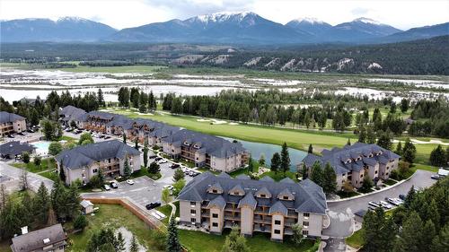 415 O2 - 400 Bighorn Boulevard, Radium Hot Springs, BC - Outdoor With View