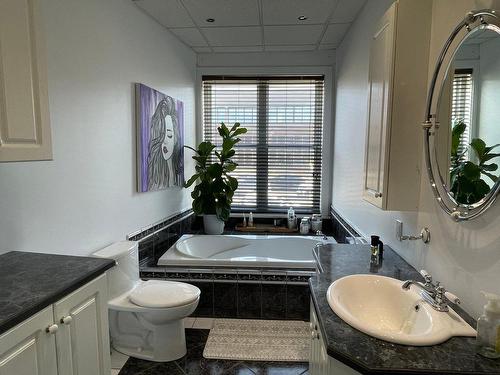Salle de bains - 575 Rue Principale, Lachute, QC - Indoor Photo Showing Bathroom
