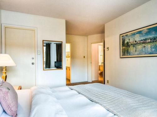 Master bedroom - 484-211 Ch. De Lac-Tremblant-Nord, Mont-Tremblant, QC - Indoor Photo Showing Bedroom