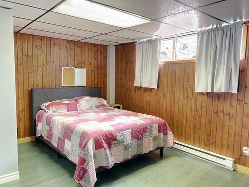Bedroom - 405 Ch. De La Petite-Rivière-Du-Loup, Pointe-À-La-Croix, QC - Indoor Photo Showing Bedroom