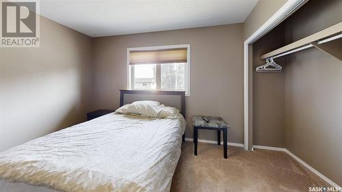 712 713  714  716 Columbia Avenue, Kerrobert, SK - Indoor Photo Showing Bedroom