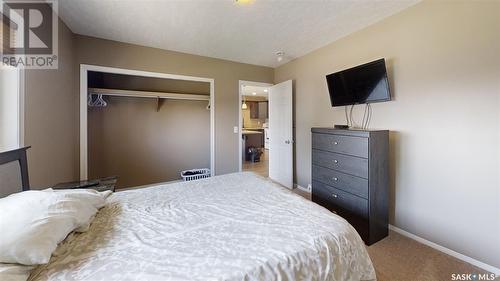 712 713  714  716 Columbia Avenue, Kerrobert, SK - Indoor Photo Showing Bedroom