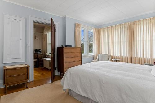 320 Alder Street W, Dunnville, ON - Indoor Photo Showing Bedroom