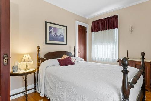 320 Alder Street W, Dunnville, ON - Indoor Photo Showing Bedroom