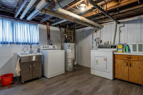 320 Alder Street W, Dunnville, ON - Indoor Photo Showing Laundry Room