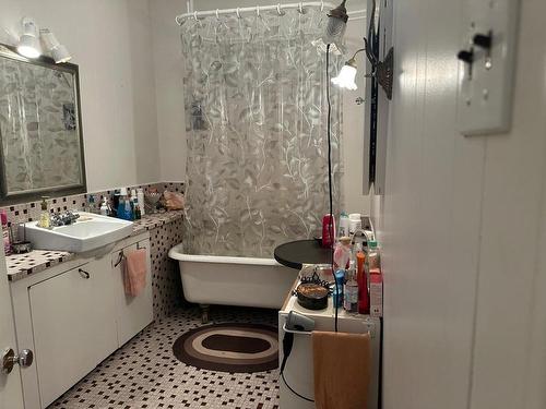Salle de bains - 451  - 455 Ch. Bradley, Saint-Armand, QC - Indoor Photo Showing Bathroom