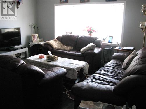 4 Blackwater Crescent, Mackenzie, BC - Indoor Photo Showing Living Room