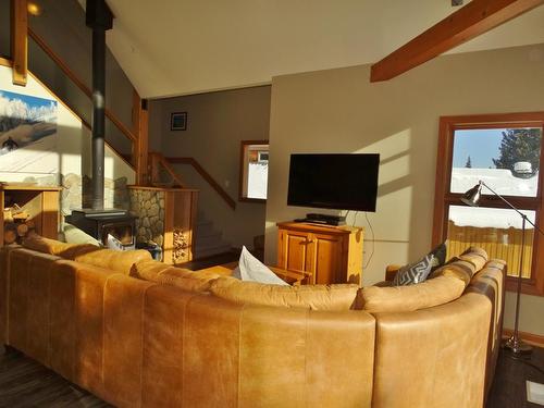 1004 Olaus Way, Rossland, BC - Indoor Photo Showing Living Room With Fireplace