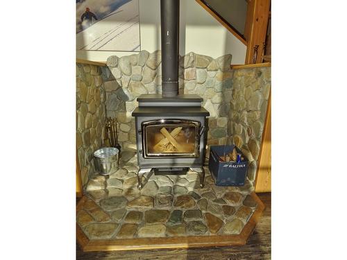 1004 Olaus Way, Rossland, BC - Indoor With Fireplace