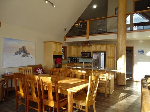 1004 Olaus Way, Rossland, BC - Indoor Photo Showing Dining Room