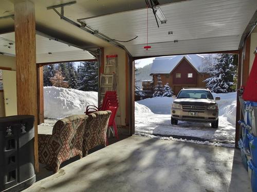 1004 Olaus Way, Rossland, BC - Indoor Photo Showing Garage