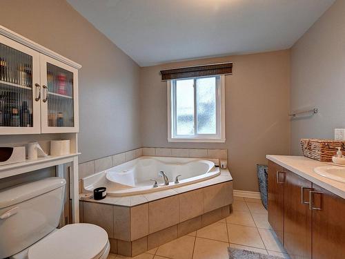 Dwelling - 304-306-13625 Rue Therrien, Mirabel, QC - Indoor Photo Showing Bathroom