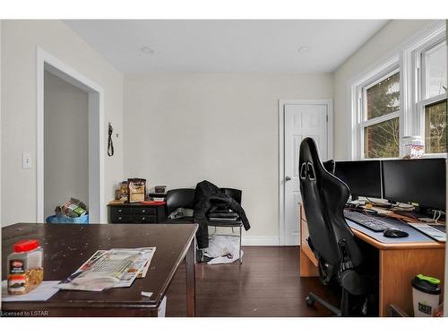 61 Wistow Street, London, ON - Indoor Photo Showing Office