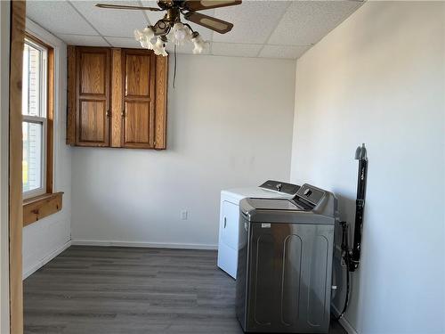 1572 North Shore Drive, Lowbanks, ON - Indoor Photo Showing Laundry Room