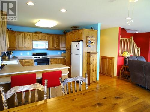 1837 Archibald Road Unit# 115, Blind Bay, BC - Indoor Photo Showing Kitchen