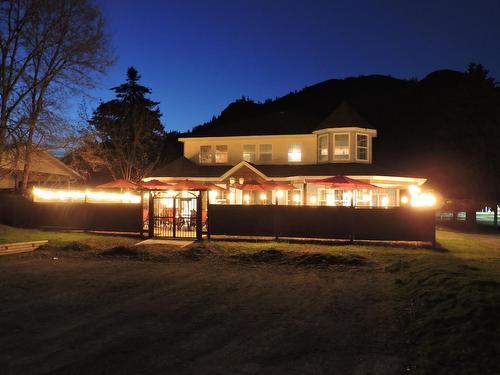 607 Eighth Avenue, Midway, BC - Outdoor
