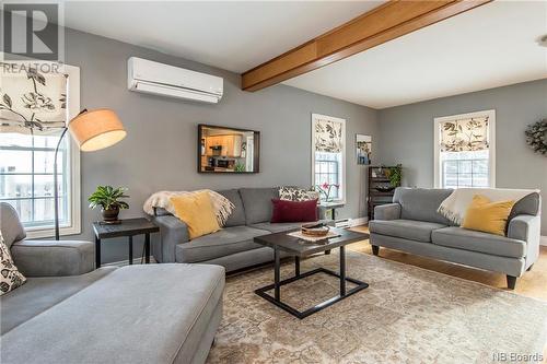 104 Brunswick Street, St George, NB - Indoor Photo Showing Living Room