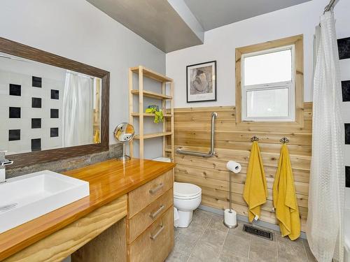 6797 Grant Rd, Sooke, BC - Indoor Photo Showing Bathroom