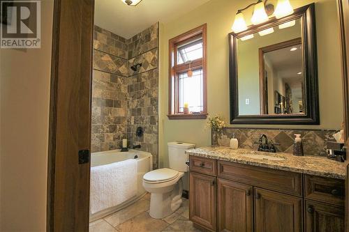 7794 219 Road, Dawson Creek, BC - Indoor Photo Showing Bathroom