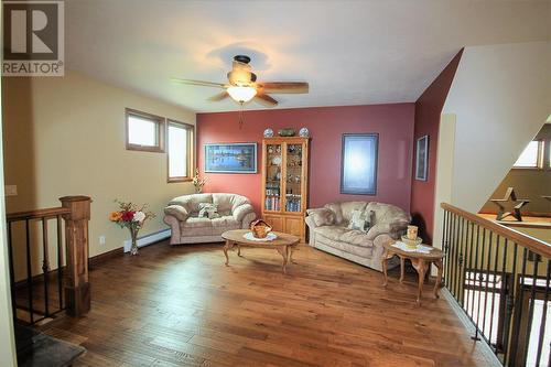 7794 219 Road, Dawson Creek, BC - Indoor Photo Showing Living Room