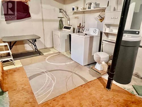 320 98 Avenue, Dawson Creek, BC - Indoor Photo Showing Laundry Room