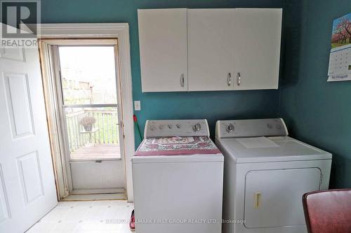 15/17 Boulton St, Perth, ON - Indoor Photo Showing Laundry Room