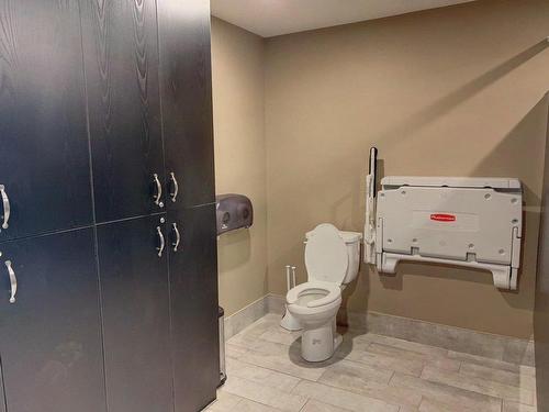 Bathroom - 22 Boul. Perron E., Pointe-À-La-Croix, QC - Indoor Photo Showing Bathroom