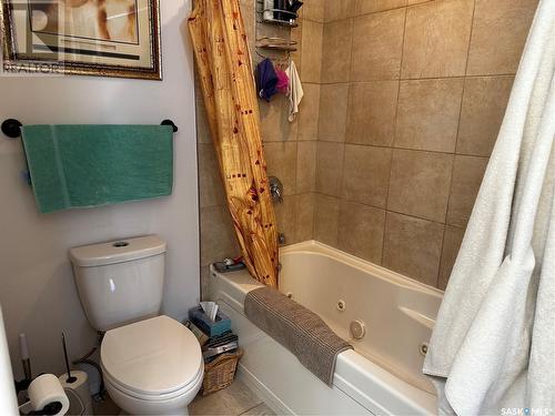 304 Archibald Street, Midale, SK - Indoor Photo Showing Bathroom