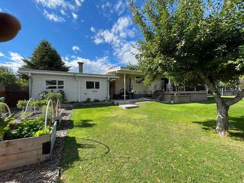 7538 17Th Street, Grand Forks, BC - Outdoor