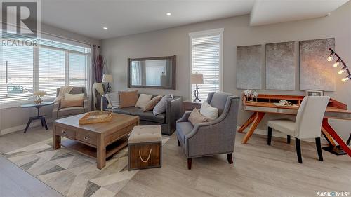 4406 Buckingham Drive, Regina, SK - Indoor Photo Showing Living Room