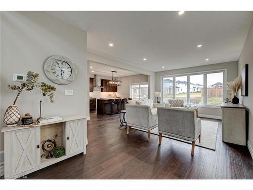 156 Bowman Drive, Ilderton, ON - Indoor Photo Showing Living Room