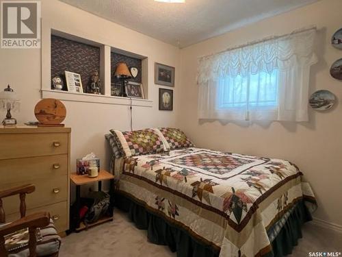724 Sumner Street, Esterhazy, SK - Indoor Photo Showing Bedroom