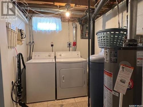 724 Sumner Street, Esterhazy, SK - Indoor Photo Showing Laundry Room