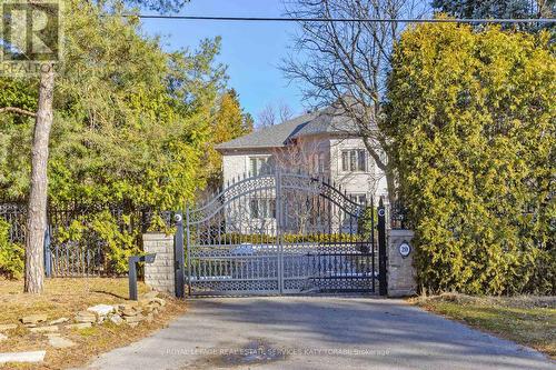 20 The Bridle Path, Toronto, ON - Outdoor