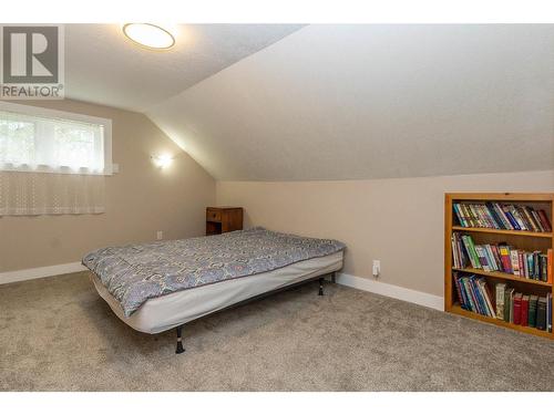 710 10 Street Sw, Salmon Arm, BC - Indoor Photo Showing Bedroom