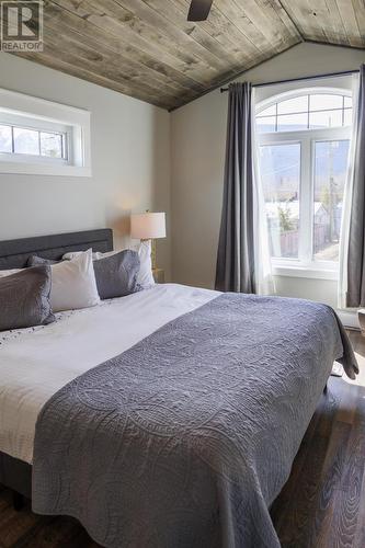 1131 2Nd Avenue, Mcbride, BC - Indoor Photo Showing Bedroom