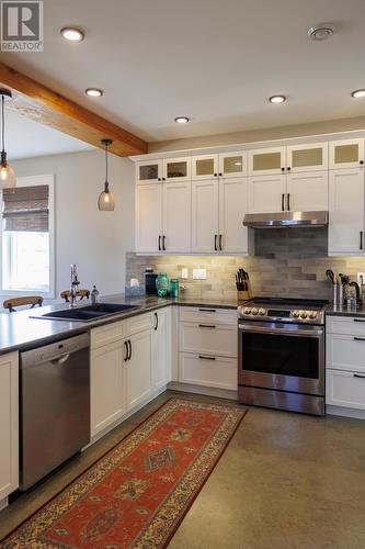 1131 2Nd Avenue, Mcbride, BC - Indoor Photo Showing Kitchen With Stainless Steel Kitchen