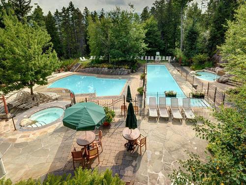 Piscine - 2-209 Ch. Des Quatre-Sommets, Mont-Tremblant, QC - Outdoor With In Ground Pool With Backyard