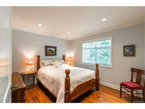 879 Canso Rd, Gabriola Island, BC - Indoor Photo Showing Bedroom