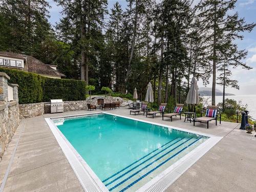 605 Senanus Dr, Central Saanich, BC - Outdoor With In Ground Pool