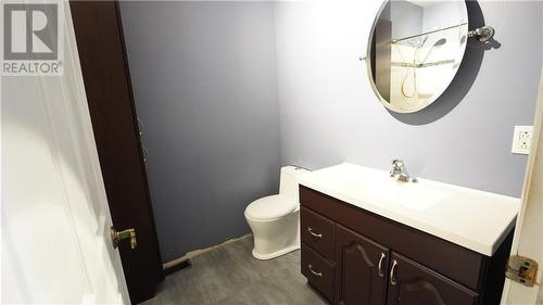 19100 Kenyon Conc Rd 7 Road, Alexandria, ON - Indoor Photo Showing Bathroom