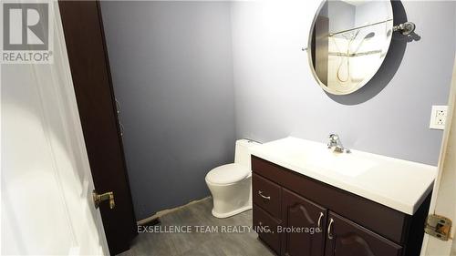 19100 Kenyon Conc Rd 7 Road, North Glengarry, ON - Indoor Photo Showing Bathroom