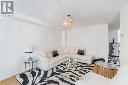 193 Roxbury Street, Markham, ON - Indoor Photo Showing Living Room