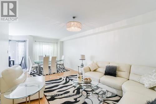 193 Roxbury Street, Markham, ON - Indoor Photo Showing Living Room