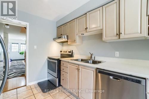 193 Roxbury Street, Markham (Rouge River Estates), ON - Indoor Photo Showing Kitchen With Double Sink